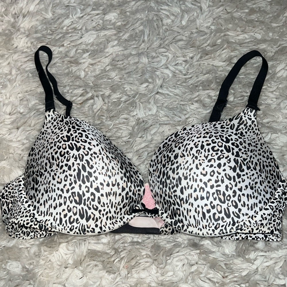 Victoria’s Secret leopard bra